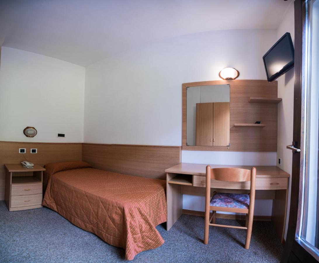 Hotel Rio Кадерцоне Экстерьер фото