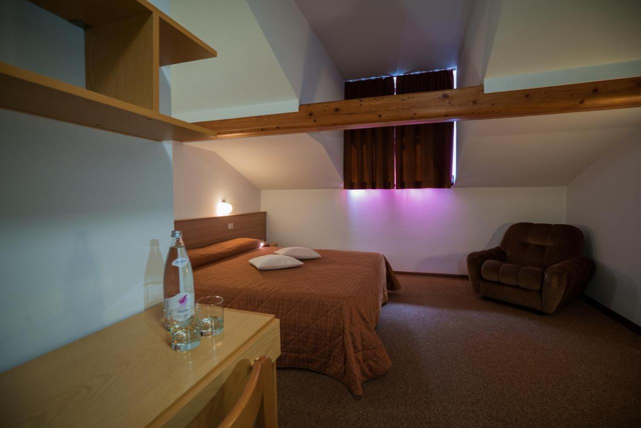 Hotel Rio Кадерцоне Экстерьер фото